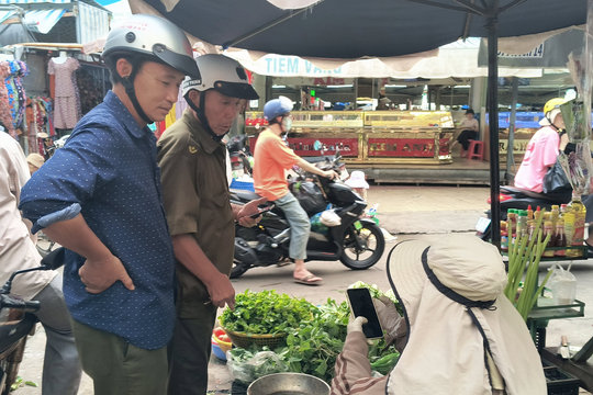 Hoàn lương, trở thành bảo vệ dân phố nhiệt huyết