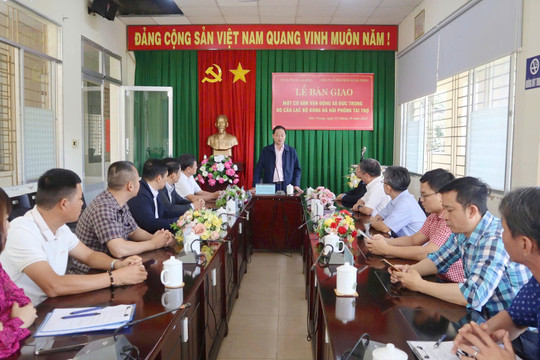 Công ty Cổ phần bóng đá Hải Phòng tài trợ mặt cỏ sân vận động xã Đức Trọng