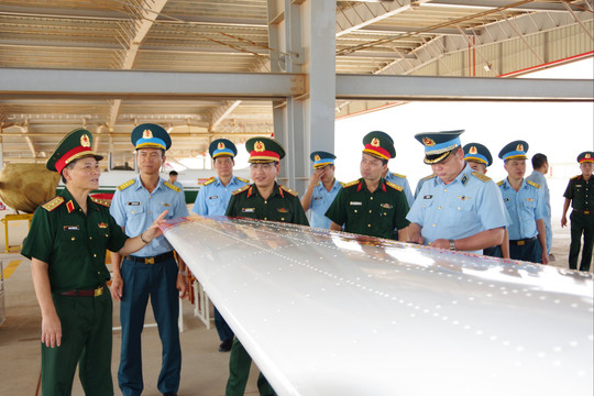Bộ Tổng Tham mưu QĐND Việt Nam kiểm tra công tác đào tạo phi công của Trung đoàn 920, Trung đoàn 915