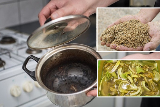 Mẹo làm sạch đáy nồi bằng nước dưa chua và cát