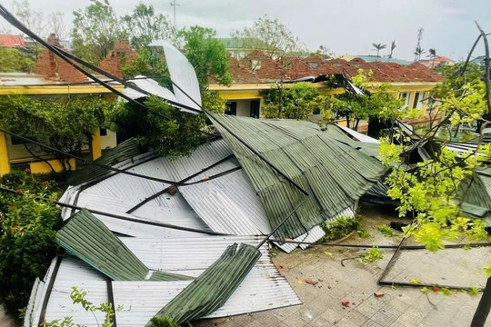Chuyên gia: Hoàn lưu bão số 11 rộng, chưa đổ bộ vẫn có thể xuất hiện dông lốc