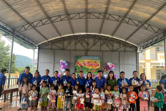 Ấm áp Trung thu cho thiếu nhi vùng sâu, vùng xa Lâm Đồng