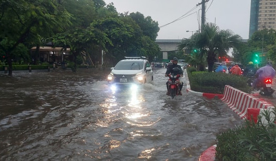Xuất hiện mưa lớn, vị trí nào của Hà Nội dễ ngập úng?
