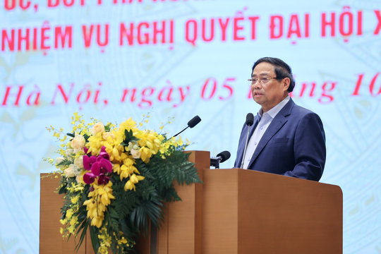 Lãnh đạo Lâm Đồng dự phát động cao điểm thi đua chào mừng Đại hội XIV của Đảng