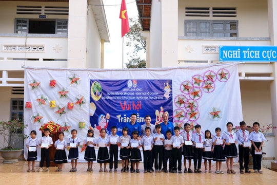 Tổ chức Vui hội trăng rằm cho học sinh xã Đam Rông 2 và phường Lang Biang - Đà Lạt