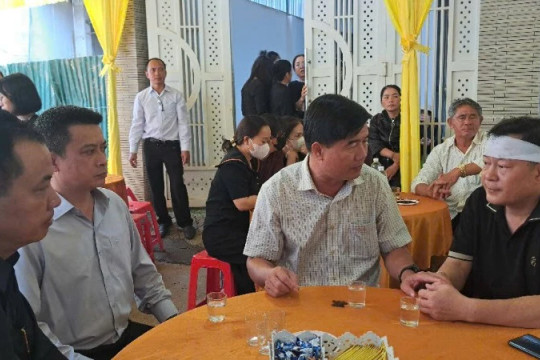 Khởi tố nữ tài xế lái xe ô-tô tông tử vong Chủ tịch Ủy ban nhân dân xã ở Đắk Lắk