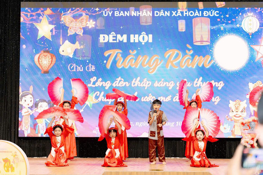 Xã Hoài Đức trao hơn 2.200 phần quà, học bổng cho thiếu nhi dịp Trung thu