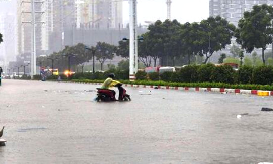 Bao giờ Hà Nội giảm mưa?
