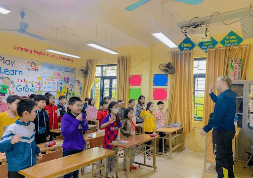 Thủ tục phê duyệt việc dạy và học bằng tiếng nước ngoài từ ngày 25/9/2025