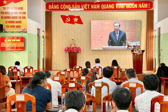 Xây dựng Ðảng vững mạnh về chính trị, tư tưởng, đạo đức