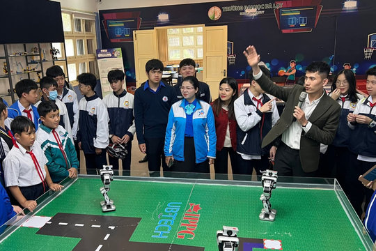 Nuôi dưỡng sáng tạo cho học sinh từ trải nghiệm lắp ráp robot