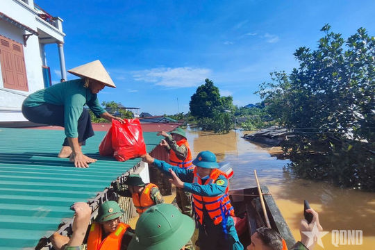 Hết lòng giúp đỡ nhân dân