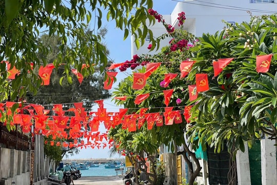 Đẩy mạnh thông tin, tuyên truyền, lấy ý kiến góp ý các dự thảo văn kiện Đại hội XIV của Đảng