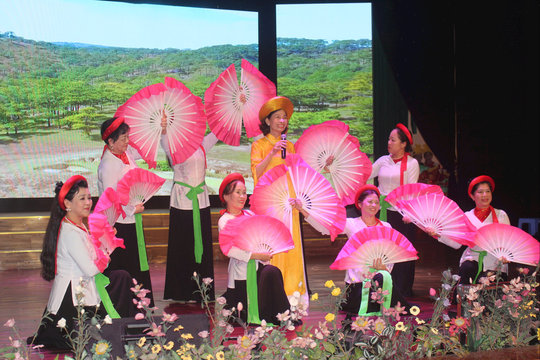 Liên hoan dân ca, dân vũ và nhạc cổ truyền tỉnh Lâm Đồng lần thứ VII