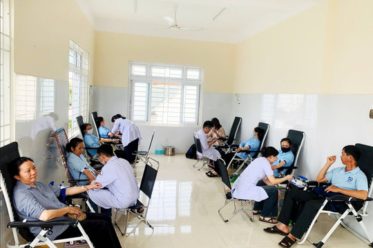 Công chức, người lao động Phường 1 Bảo Lộc tham gia hiến gấp 141 đơn vị máu