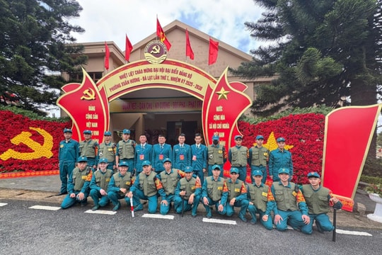 Gắn bó với dân, vững vàng nơi tuyến đầu cơ sở