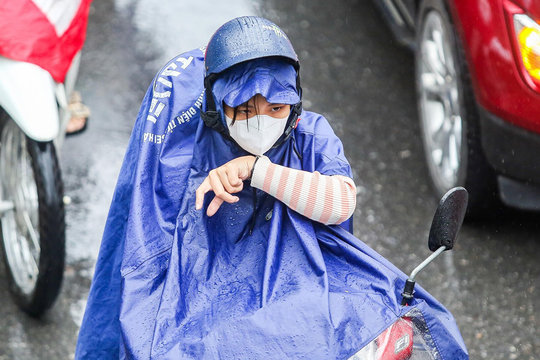 Dự báo thời tiết 13/10: Đón không khí lạnh, Hà Nội chuyển mưa rào và dông