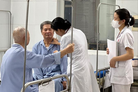 Bảo đảm kịp thời quyền lợi bảo hiểm y tế cho người dân bị ảnh hưởng bão, lũ