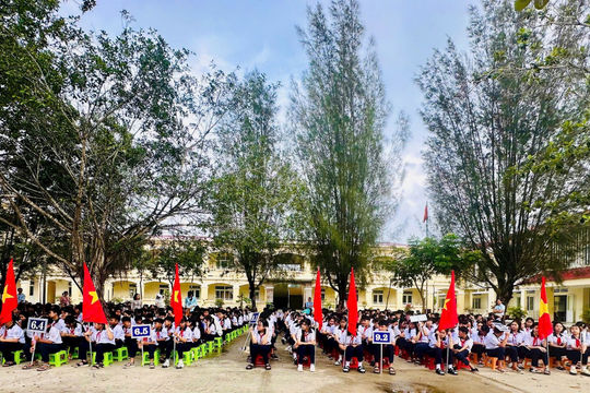 Tuyên truyền an toàn giao thông, PCCC và phòng chống ma túy cho học sinh