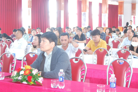 Tập huấn lấy mẫu phân bón theo quy định pháp luật