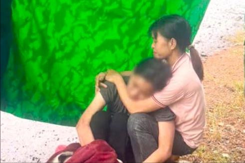 Đồn Biên phòng Đắk Ken cứu người phụ nữ đi lạc trong rừng