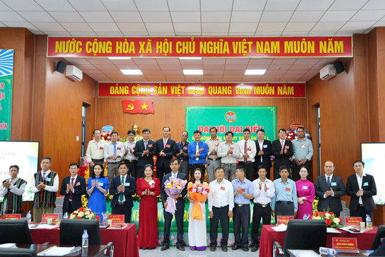 Nông dân xã Tuy Đức, Quảng Tân chung sức xây dựng nông thôn mới