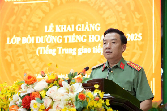 Bồi dưỡng tiếng Hoa cho hơn 40 cán bộ, chiến sĩ công an