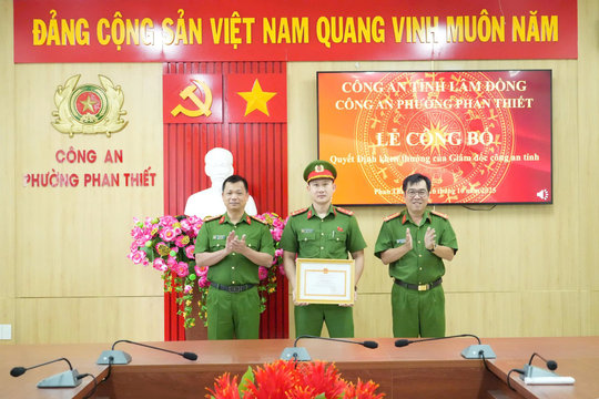 Khen thưởng Đại úy Công an có thành tích đột xuất trong phòng, chống tội phạm