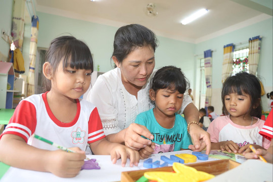 Lan tỏa phong trào “Dạy tốt, học tốt” ở Cư Jút