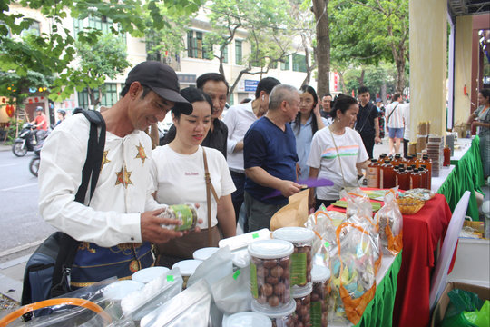 Lâm Đồng tham dự Hội chợ Mùa Thu Hà Nội