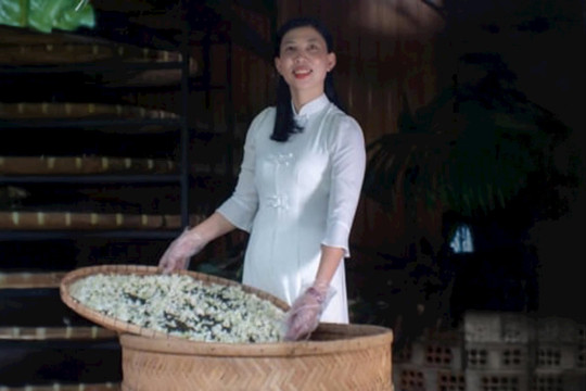 Người thổi hồn trà và lan tỏa sắc tơ