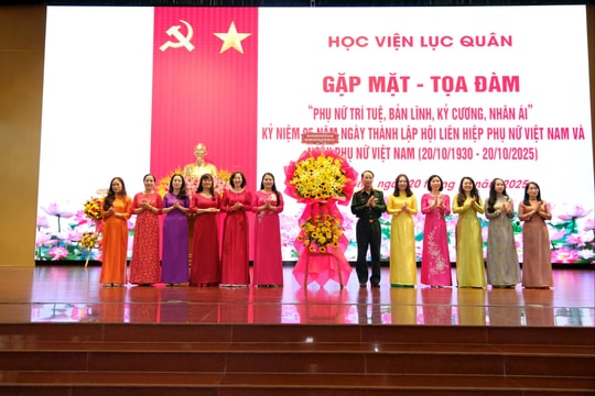 Phụ nữ Học viện Lục quân tỏa sáng phẩm chất “Bộ đội Cụ Hồ” thời kỳ mới