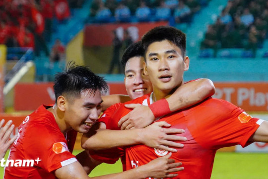 Nhâm Mạnh Dũng tỏa sáng, Thể Công ngược dòng giành chiến thắng trước SHB Đà Nẵng