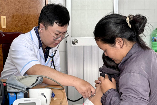 Khắc phục tình trạng thiếu hụt nhân lực y tế