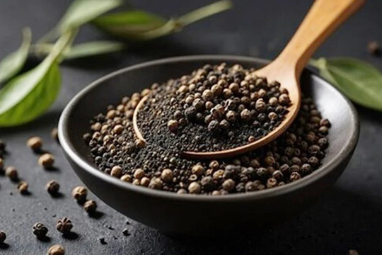 Giá tiêu hôm nay 22/10/2025: Trong nước giữ vững đỉnh 146.000 đồng/kg