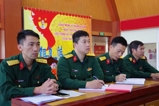 Bộ CHQS tỉnh Lâm Đồng thông tin kết quả Đại hội Đảng bộ Quân đội và Đại hội Đảng bộ tỉnh