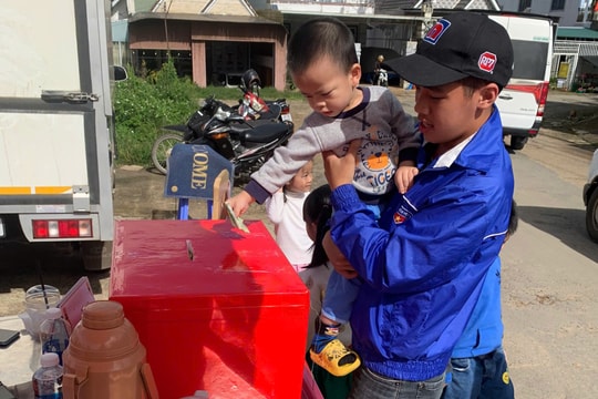 Hơn 780 triệu đồng từ phường Lang Biang - Đà Lạt tiếp sức đồng bào vùng thiên tai