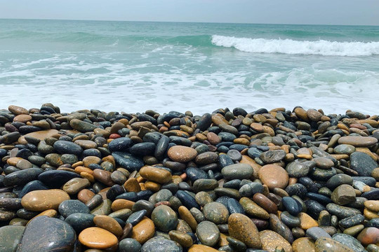 The Colourful Soul of Lien Huong - Discovering Ca Duoc Rock Beach