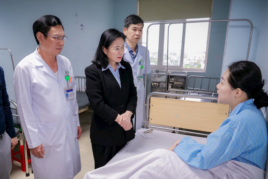 Cộng đồng mạng tri ân các điều dưỡng liều mình cứu bệnh nhi khỏi kẻ truy sát