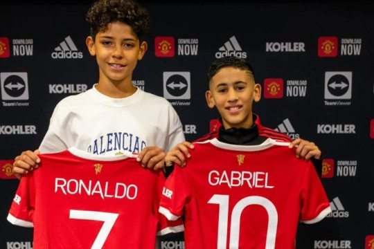 MU trao cơ hội đội một cho JJ Gabriel 15 tuổi trước Brighton