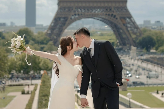 Quan Văn Chuẩn chia sẻ ảnh cưới lãng mạn ở Paris