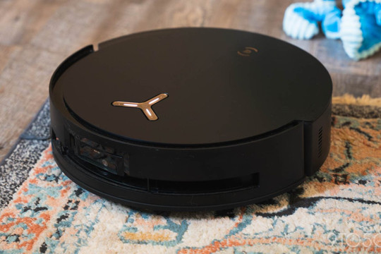 Ecovacs X8 Pro Omni: Robot hút bụi đầu tiên làm sạch góc tường?