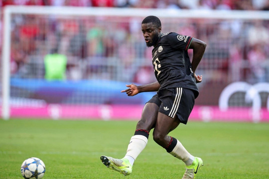 Chelsea tranh MU, Liverpool vì Upamecano giá 60 triệu euro
