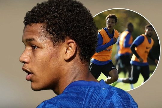 Chelsea cân nhắc ra mắt tài năng 15 tuổi Mahdi Nicoll-Jazuli