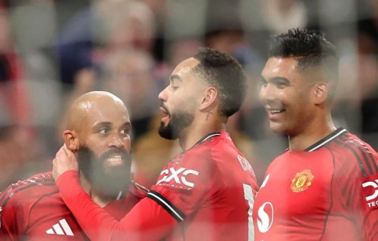 MU 3-0 Brighton: Mbeumo chốt hạ giữa tranh cãi VAR