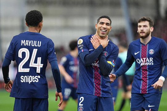 Hakimi lập cú đúp, PSG thắng Brest 3-0 chiếm ngôi đầu
