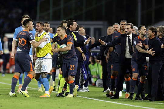 Napoli thắng Inter 3-1, Conte và Lautaro khẩu chiến dữ dội