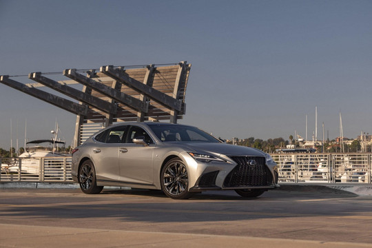 Đánh giá Lexus LS Heritage Edition 2026: Tri ân biểu tượng