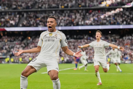 Real Madrid đánh bại Barcelona ở trận 'Siêu kinh điển'