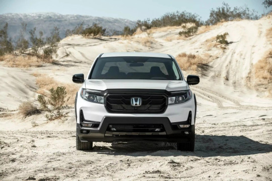 Honda Ridgeline 2017–2025: Tấm sàn sau đắt ngang xe